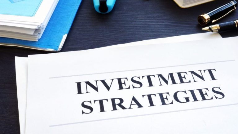 The Strategic Advantage of Flexible Investment Criteria in Venture Capital